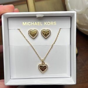 Michael Kors Michael Kors Gold-Tone Heritage Heart Necklace Earrings Set